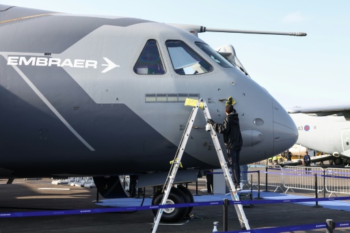 Embraer melhora previsões após receita recorde