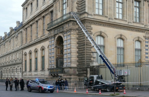 Neun Monate nach dem spektakulären Juwelen-Raub im Pariser Louvre soll der betroffene Museumsteil nun wieder öffnen. Die Apollo-Galerie werde am Mittwoch wieder eröffnet, erfuhr die Nachrichtenagentur AFP aus informierten Kreisen. — Dimitar DILKOFF / AFP