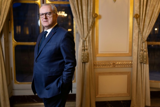 Le président du Conseil constitutionnel Richard Ferrand pose dans son bureau à Paris le 19 janvier 2026 — Joel Saget / AFP