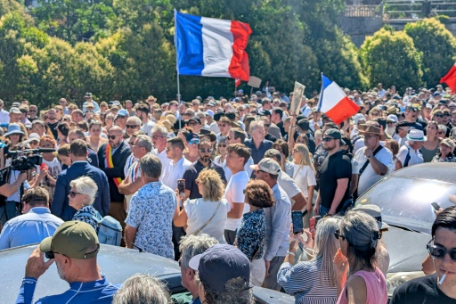 Défilé en mémoire de Louis, un adolescent de 17 ans battu à mort fin juin dans un guet-apens, le 5 juillet 2026 à Narbonne
