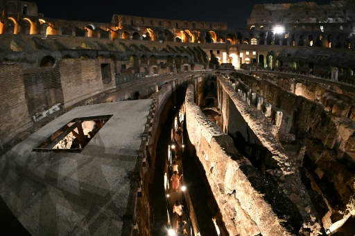 Des visiteurs participent à une visite guidée "Une nuit au Colisée", le 14 août 2026 à Rome — Andreas SOLARO / AFP