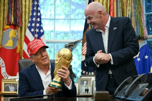 Trump: Habe Infantino um Aufhebung der roten Karte für US-Stürmer gebeten 