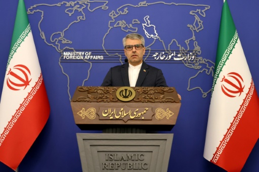 Le corps du guide suprême Khamenei est arrivé sur le lieu de ses funérailles à Téhéran