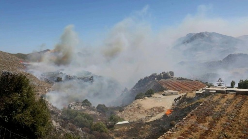 Grecia desaloja parte de un suburbio de Atenas por los incendios