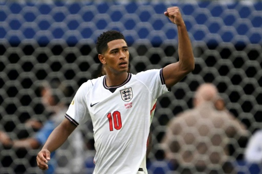 "Nenhuma evidência" de que a bola tenha atingido cabo de câmera antes do gol de Bellingham, diz Fifa
