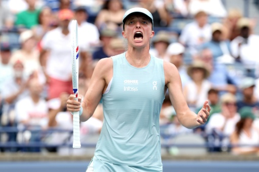 Shnaider upsets Pegula to book Toronto quarter-final with Swiatek