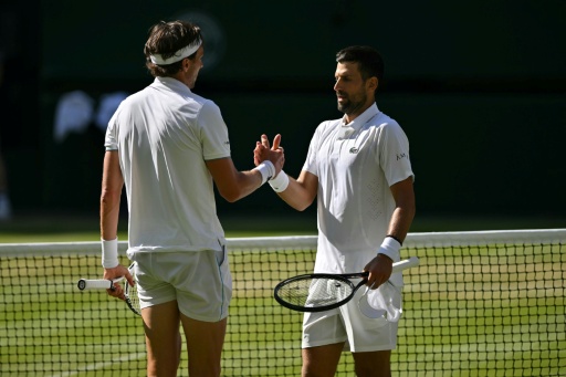 Wimbledon: Djokovic malmené par Rinderknech, Sinner et Sabalenka faciles