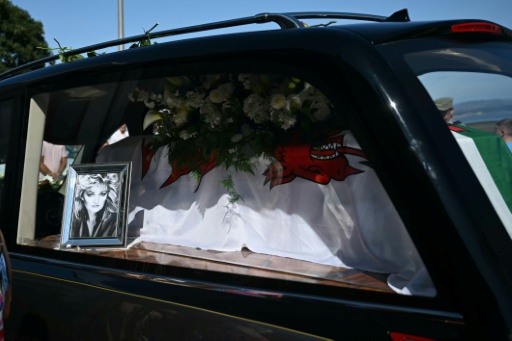 Crowds turn out for 'Total Eclipse' singer Bonnie Tyler's funeral