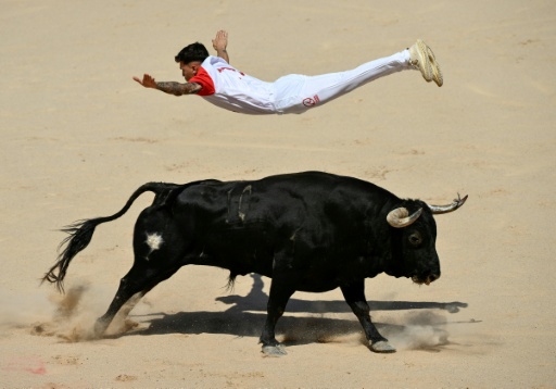- Saut -