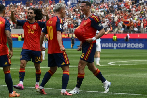 Fabián Ruiz celebra el primer gol de España ante Bélgica en los cuartos de final del Mundial el 10 de julio de 2026 en Los Ángeles
