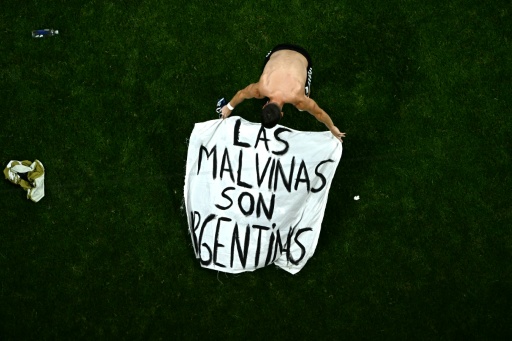 Falklandkonflikt: Argentinier feiern mit "Malvinas"-Banner