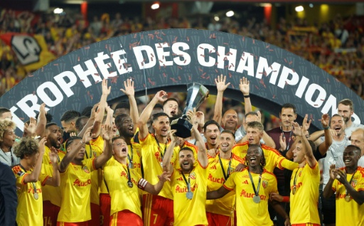 Lens surpreende PSG (1-0) e é campeão da Supercopa da França