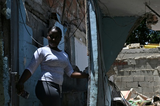 After quakes, Venezuelans fear losing damaged homes