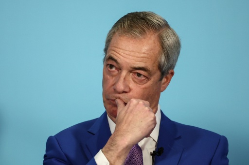 El líder del partido antiinmigración británico renuncia a su escaño para forzar una elección parcial