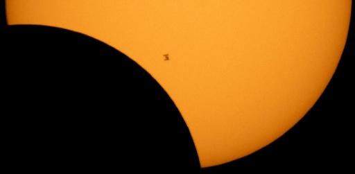 Total eclipse gives scientists chance to probe Sun's mysteries