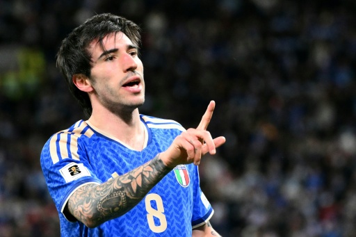 Sandro Tonali is reported to have signed a three-year contract with Tottenham