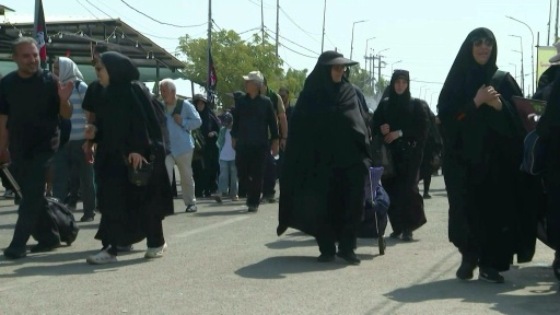 الحرب تخيّم على إحياء الإيرانيين أربعينية الحسين في العراق