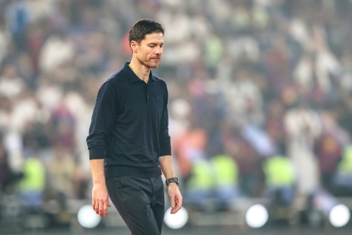 New boss Alonso calls for Chelsea 'hunger', wants Fernandez to stay