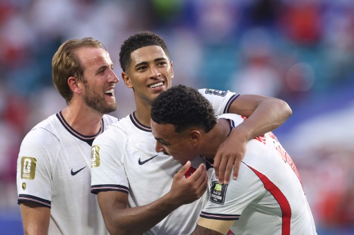 El mediapunta inglés Jude Bellingham (centro) celebra la clasificación de Inglaterra a la semifinal del Mundial tras vencer a Noruega en Miami el 11 de julio de 2026