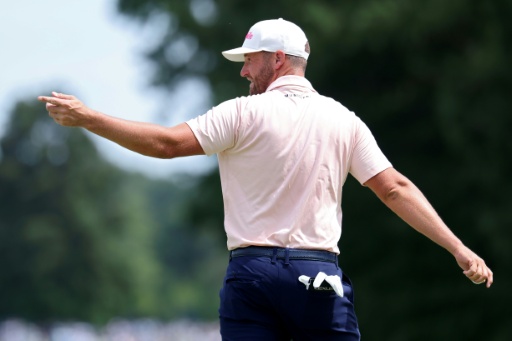 BMW Championship: Clark zittert sich zum Sieg