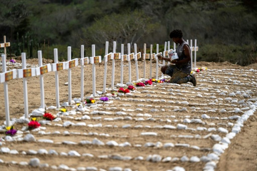 As Venezuela quake deaths pass 3,000, attention turns to mourning, burials