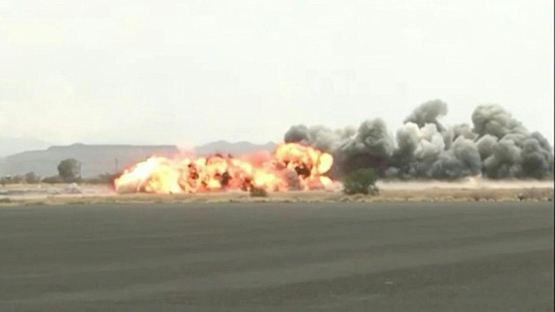 Iêmen bombardeia aeroporto de Sanaa e huthis ameaçam com represálias