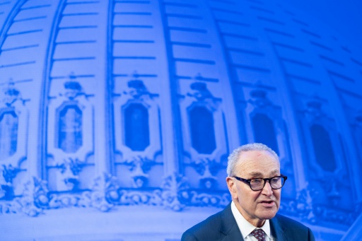 Le chef de la minorité démocrate au Sénat américain, Chuck Schumer, parle à la presse lors de la conférence du cercle de réflexion Center for American Progress à Washington, le 19 mai 2026
