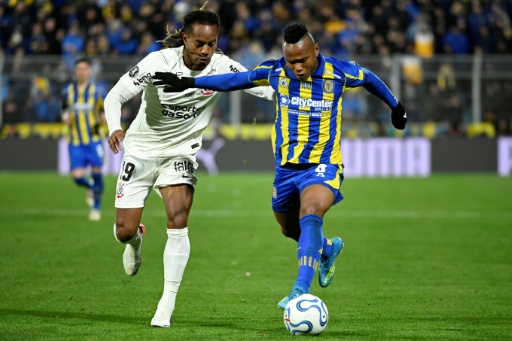 Corinthians arranca empate (0-0) contra o Rosario Central na ida das oitavas da Libertadores