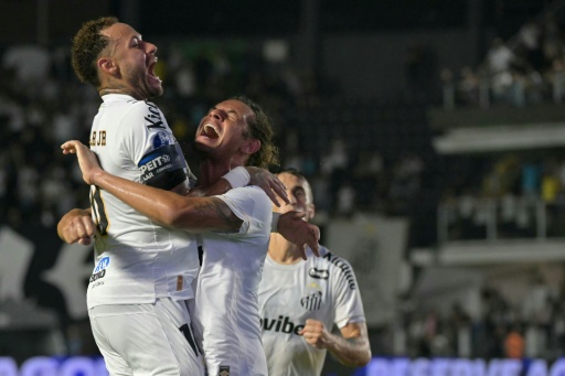 Com assistências de Neymar, Santos vence Macará (2-1) de virada na ida das oitavas da Sul-Americana