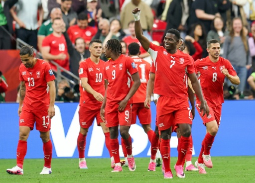 Suíça vence Argélia (2-0) e avança às oitavas de final da Copa do Mundo
