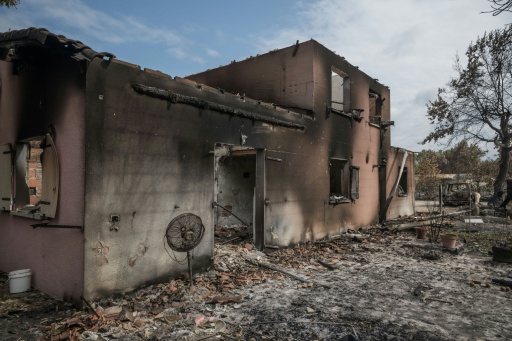 Une maison détruite dans l'incendie qui a ravagé la commune de Le Porge, en Gironde, le 31 juillet 2026 — Ed JONES / AFP