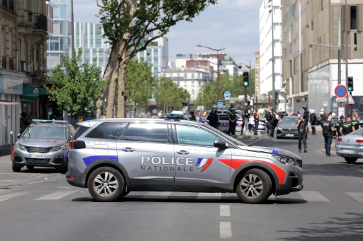 Drei Frauen bei Messerangriff in Paris verletzt
