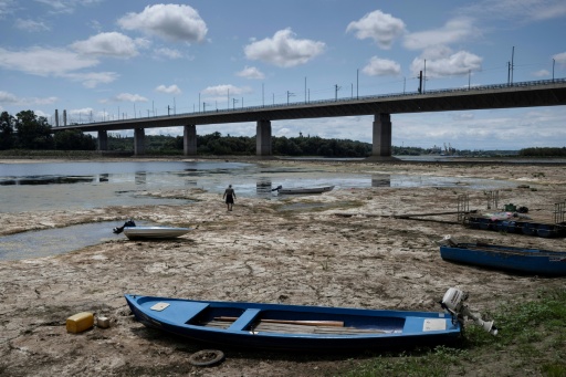 Stranded boats, out-of-work fishermen as Danube hits record lows