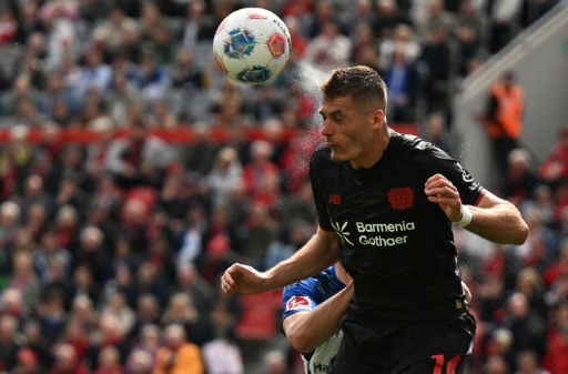 Bayer schlägt Sevilla - Carro und Rolfes verlängern