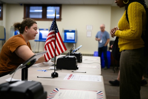 Democratas votam em estados-chave dos EUA em meio a disputa ideológica interna