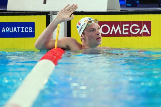 Léon Marchand après sa demi-finale du 200 m papillon lors des championnats d'Europe de natation à Saint-Denis le 14 août 2026 — Dimitar DILKOFF / AFP