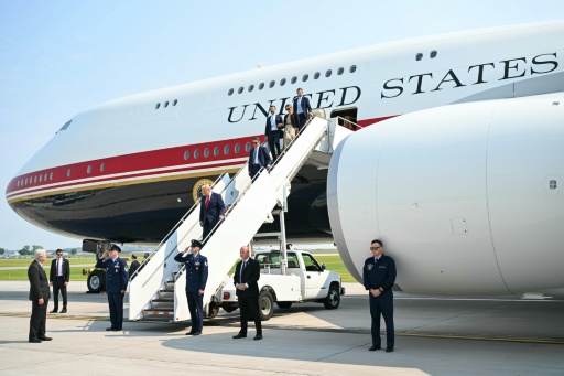 Progress, further delay risk for Boeing Air Force One: report