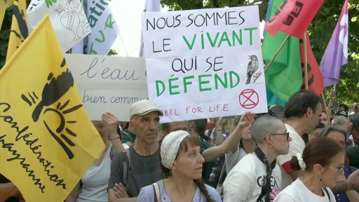 Manifestation à Paris contre le projet de loi d'urgence agricole — Nicolas GARCIA, Anahide MERAYAN / AFP