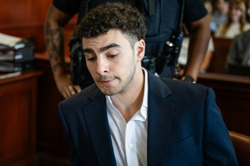 Le procès de Luigi Mangione devant l'Etat de New York reporté après ses aveux