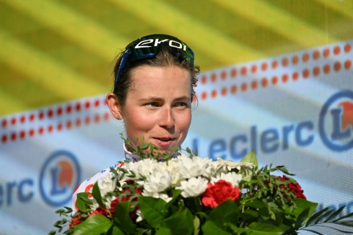 Océane Mahé, de l'équipe cycliste Ma Petite Entreprise, porteuse du maillot à pois du Tour de France Femmes, le 2 août 2026 à Genève — NICOLAS TUCAT / AFP