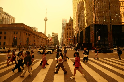 Hazardous wildfire smoke chokes millions in US, Canada