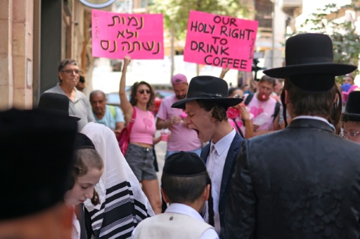 Confrontos em torno de café aberto durante shabat expõem polarização em Israel