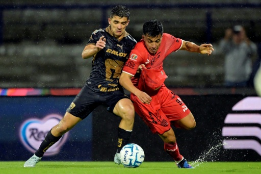 Pachuca rescata empate con gol de su portero y Pumas salva un punto en el Apertura mexicano