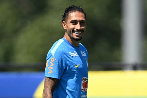 Raphinha retorna aos treinos com a Seleção Brasileira