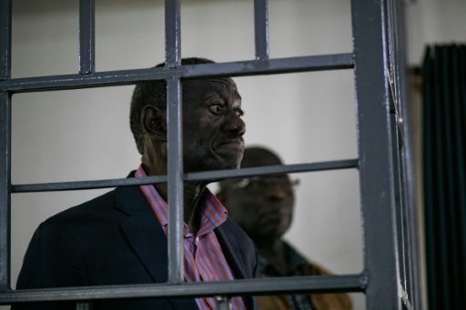 Ouganda: l'opposant Kizza Besigye, jugé pour trahison, refuse les avocats fournis par l'Etat