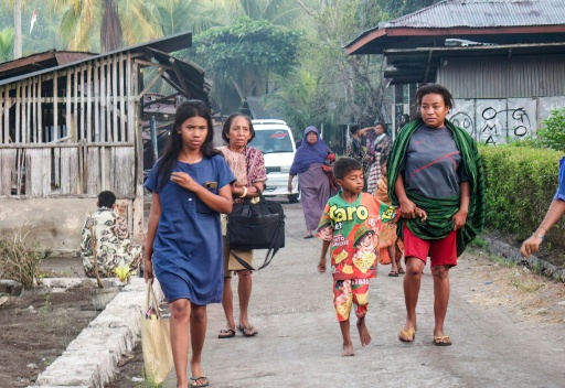 Villagers flee their homes to seek safety following a earthquake in Talibura Village, Sikka, East Nusa Tenggara on August 15, 2026 — ARNOLD WELIANTO / AFP