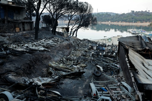 While some evacuees returned to untouched homes, others found only devastation — Oscar DEL POZO / AFP