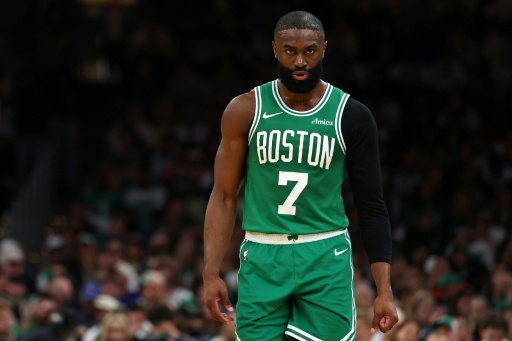 Celtics negociam Jaylen Brown com seus rivais Sixers