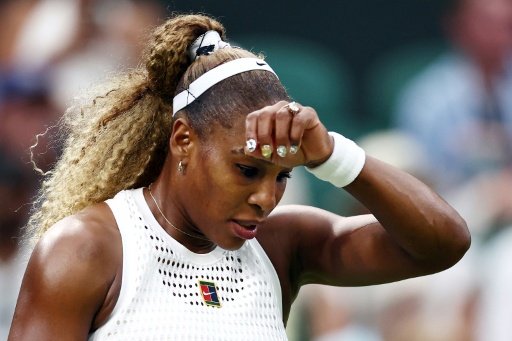 Serena Williams has pulled out of the Wimbledon doubles due to injury
