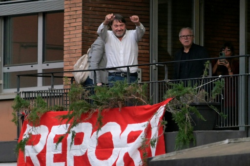 Detenido en Italia un excolaborador de Berlusconi por un atentado contra un periodista